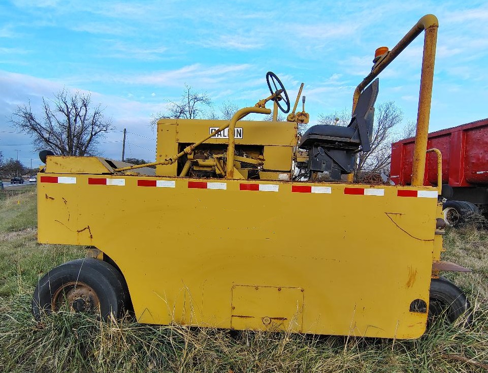 1966 GALION UB-220 9 Wheel Pneumatic Roller - Image 6